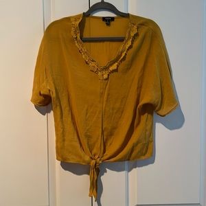 Women’s Top Size M